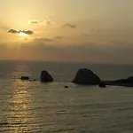 2 Bedroom Thalassa With Sea And Sunset Views, Aphrodite Hills 아파트