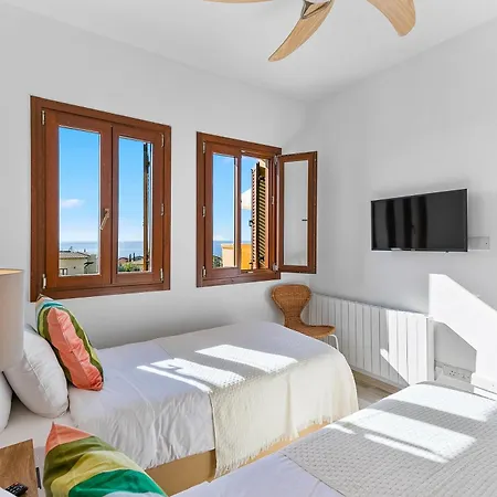 2 Bedroom Thalassa With Sea And Sunset Views, Aphrodite Hills Apartment