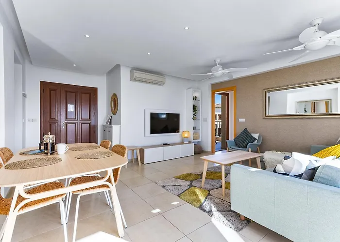 2 Bedroom Thalassa With Sea And Sunset Views, Aphrodite Hills アパート *