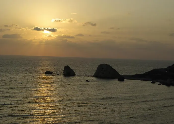 2 Bedroom Thalassa With Sea And Sunset Views, Aphrodite Hills アパート